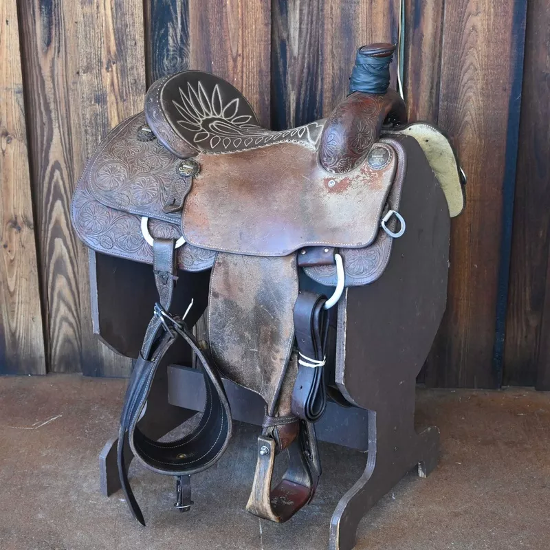 15" USED MARTIN TEAM ROPING SADDLE