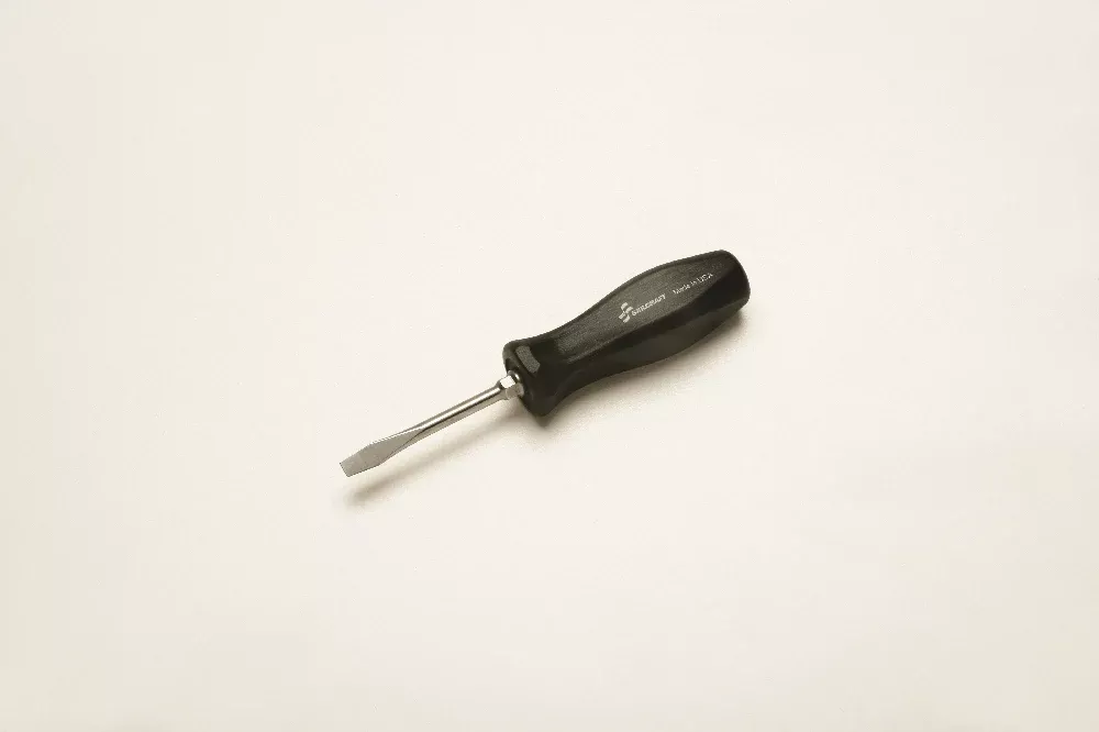 SKILCRAFT Pro-Grade Screwdriver, 3/16" Slotted Tip, 3", 1 Each